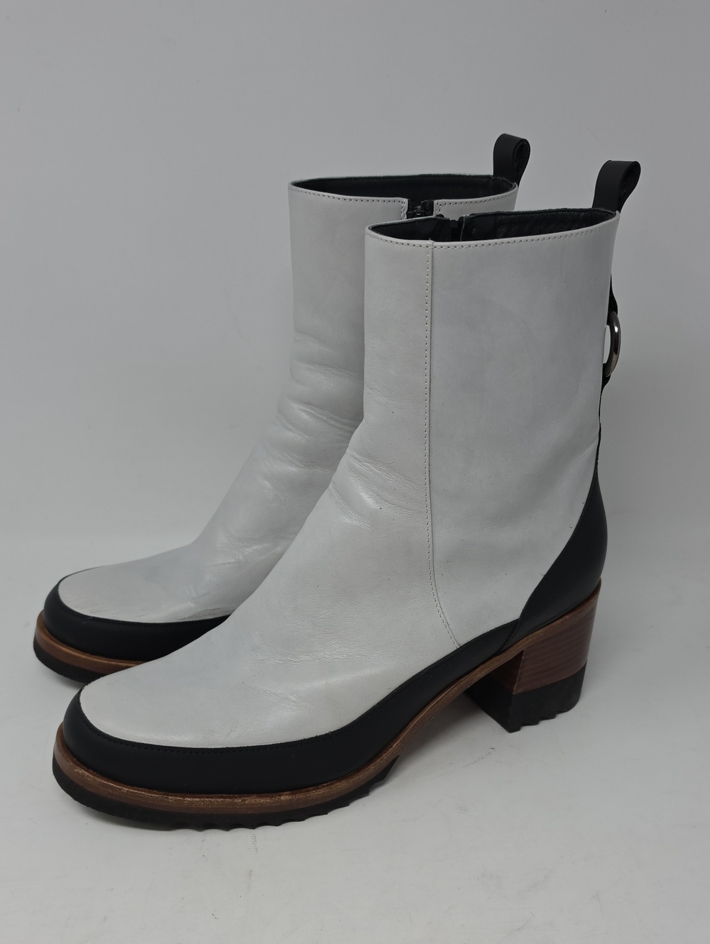 Homers Artisan White and Black Leather Block Heel Ankle Boots Size 41